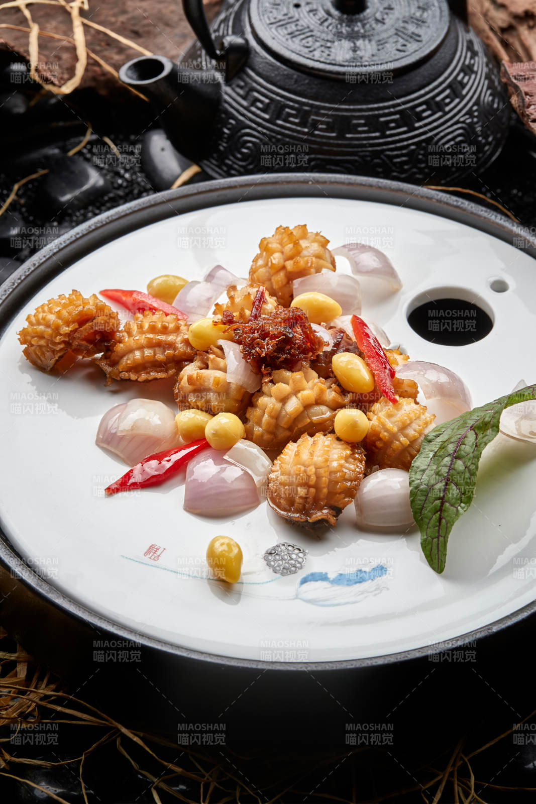 银杏洋葱炒鲜鲍鱼图片