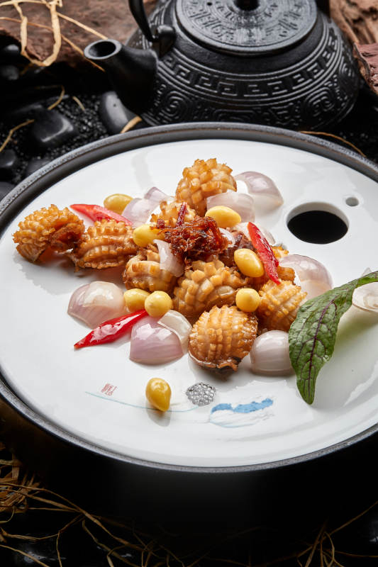 银杏洋葱炒鲜鲍鱼图片