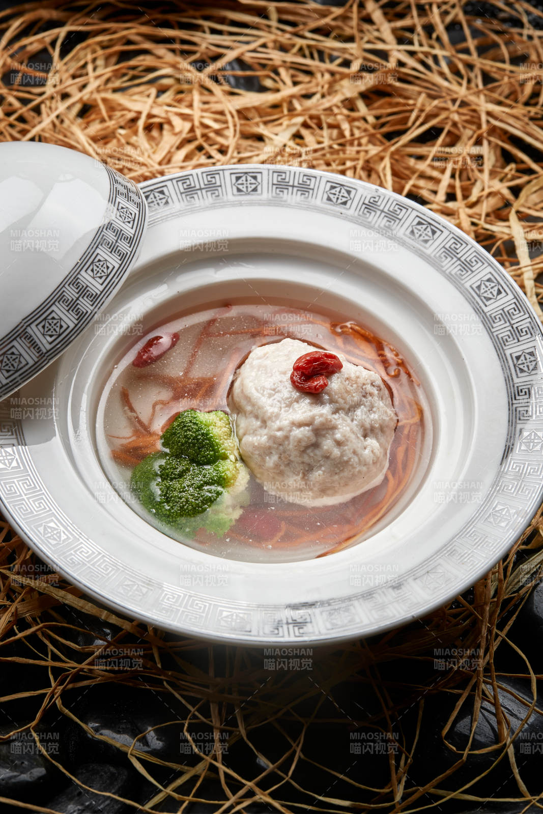 鲜鸡汤虫草花炖葵花大斩肉肉丸子图片