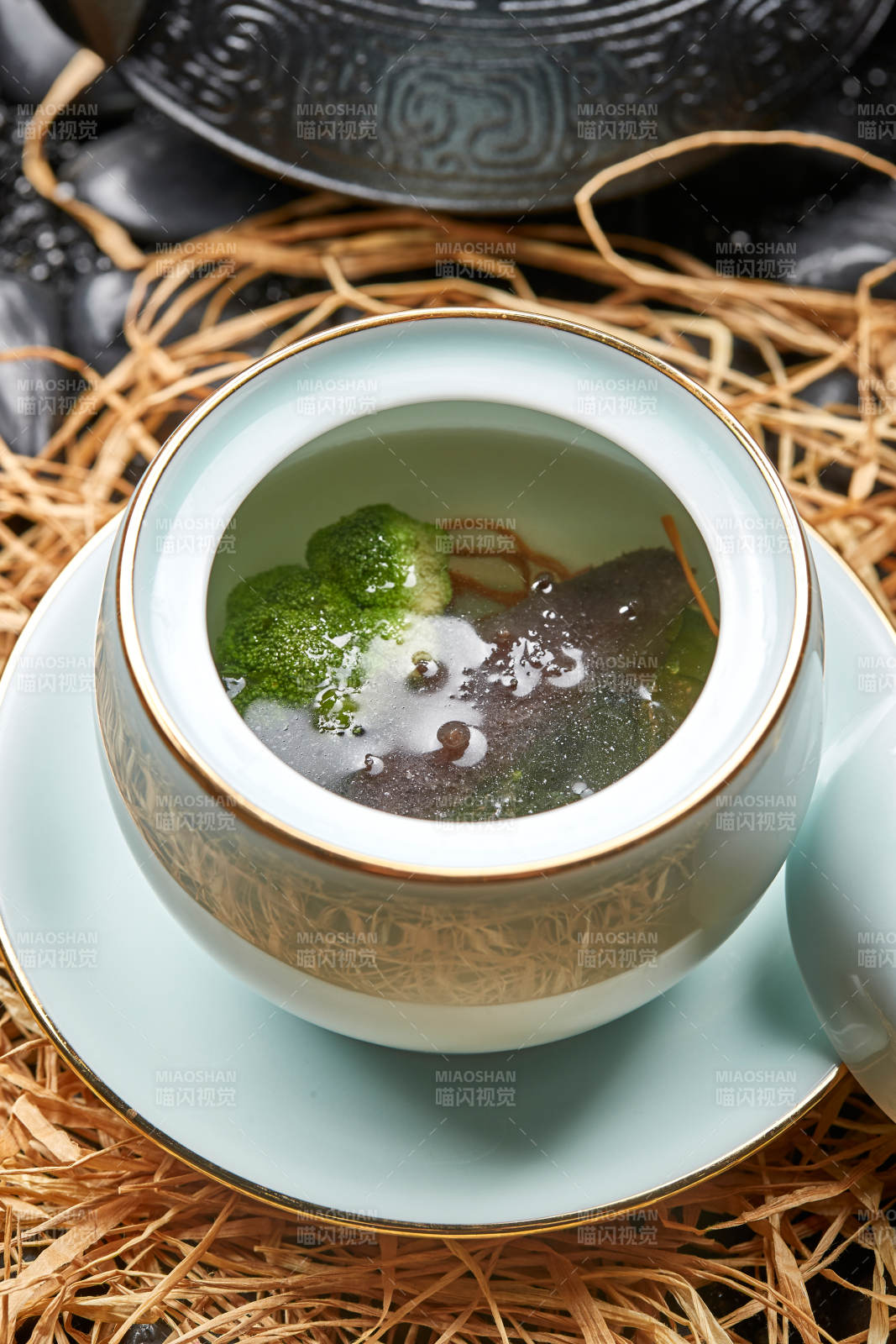 炖虫草花梅花参滋补养生汤图片