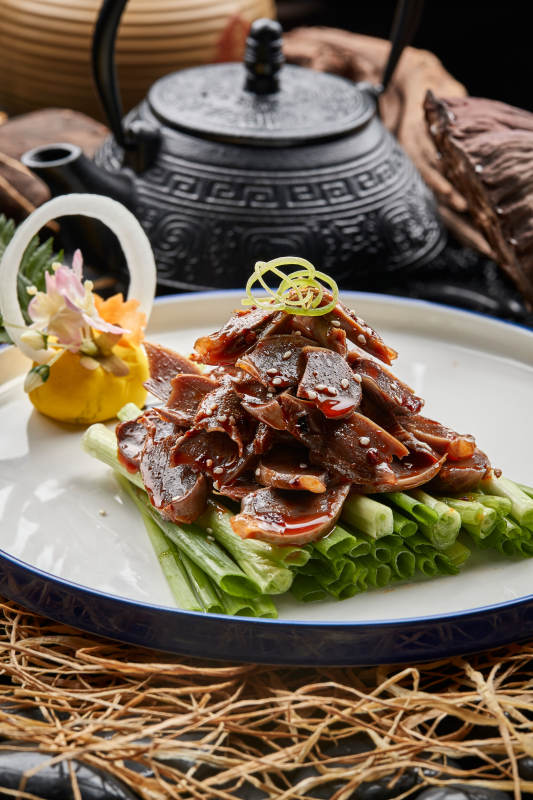 香辣卤味鸡胗配小葱图片