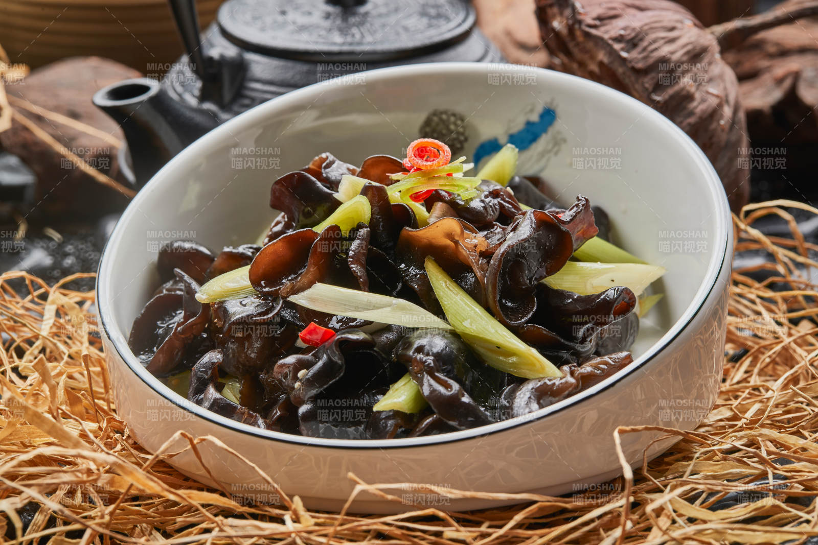 凉拌捞汁黑木耳图片