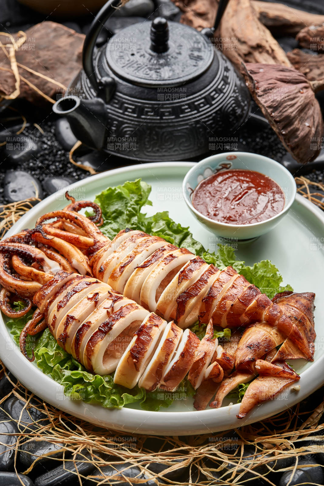 酱爆深海大鱿鱼配蘸酱图片