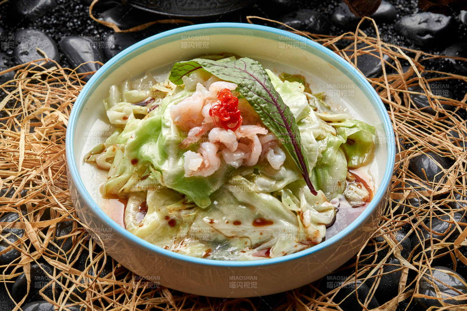 酱爆手撕包菜配虾仁图片