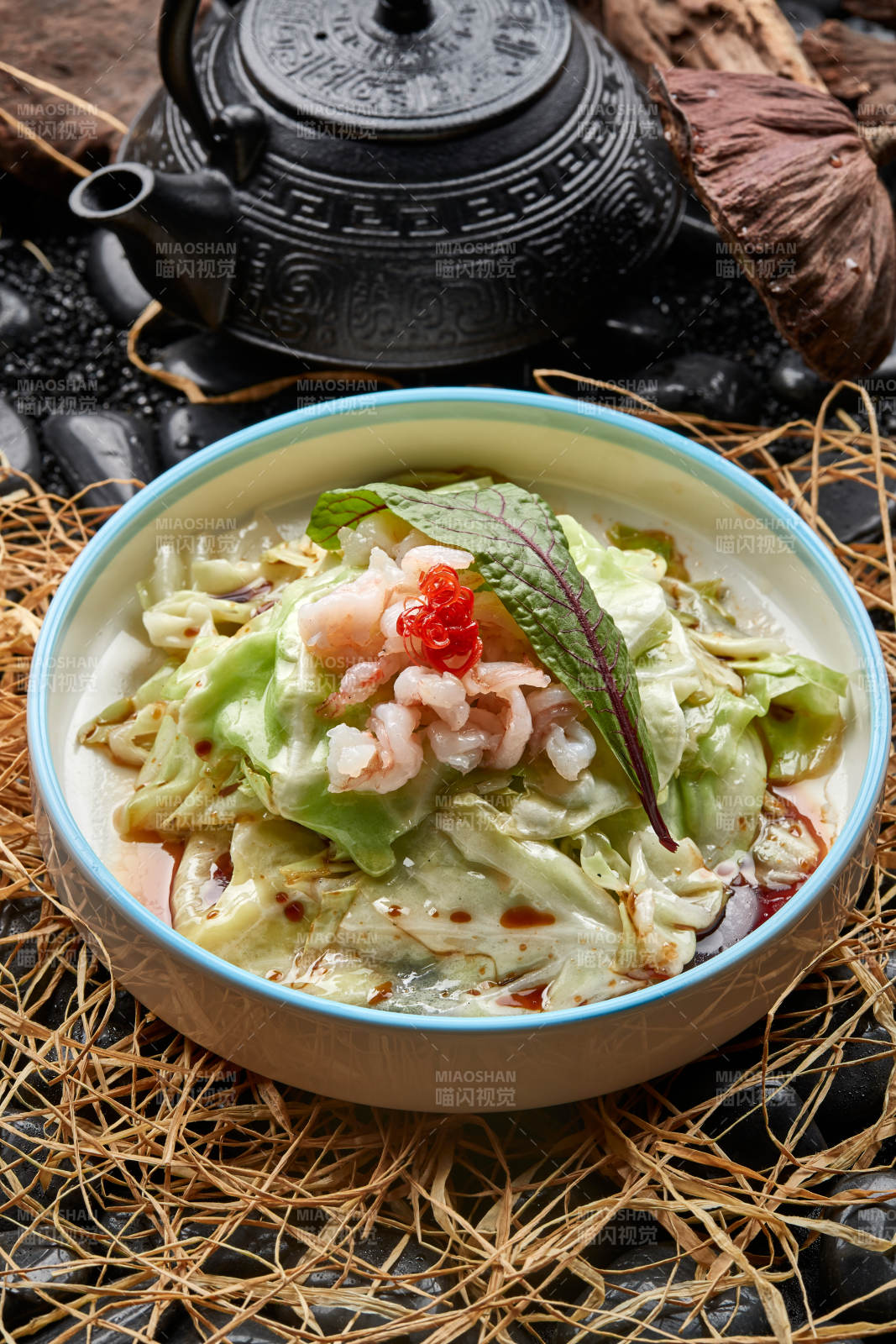 酱爆手撕包菜配虾仁图片