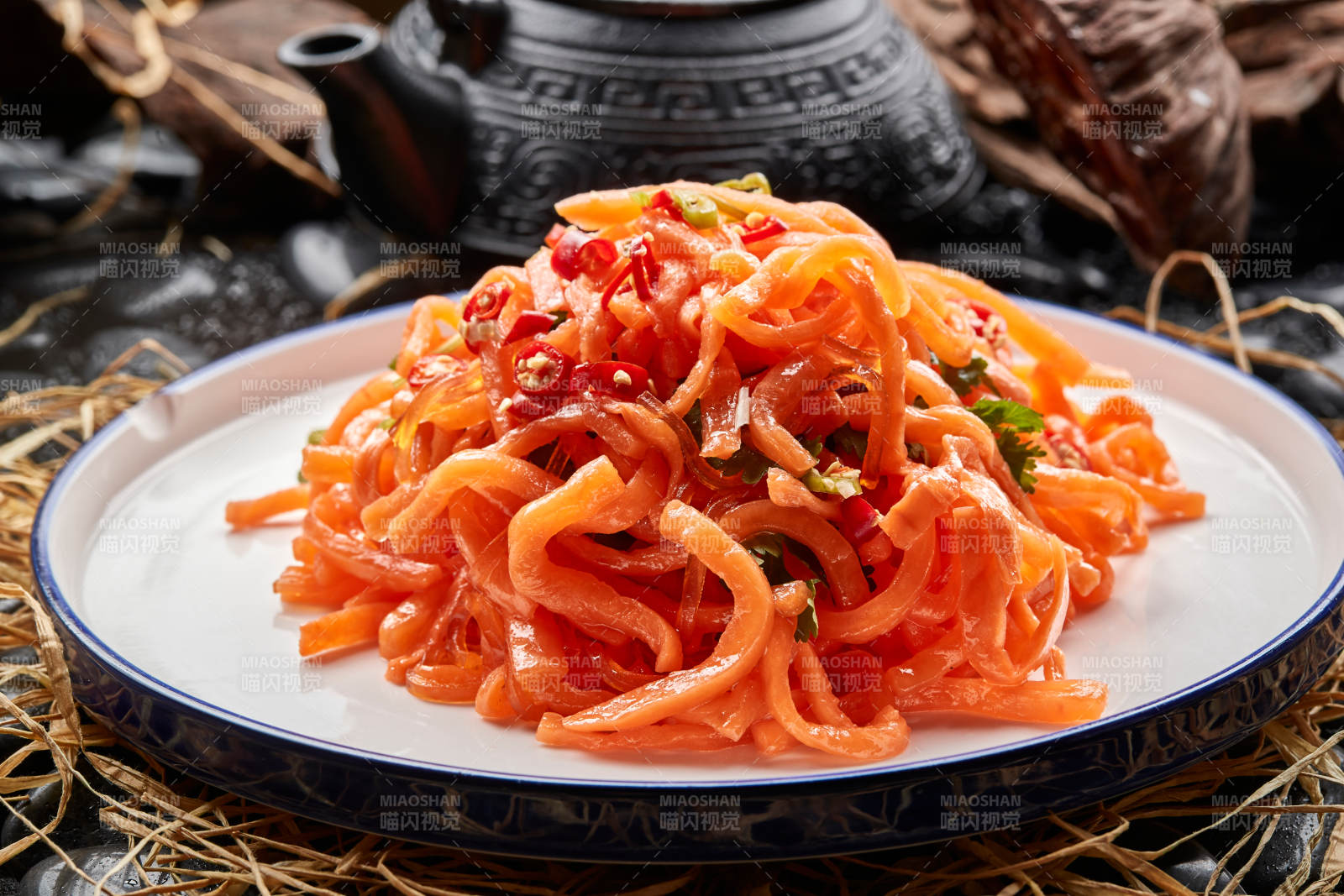 美味腌渍黄萝卜丝图片