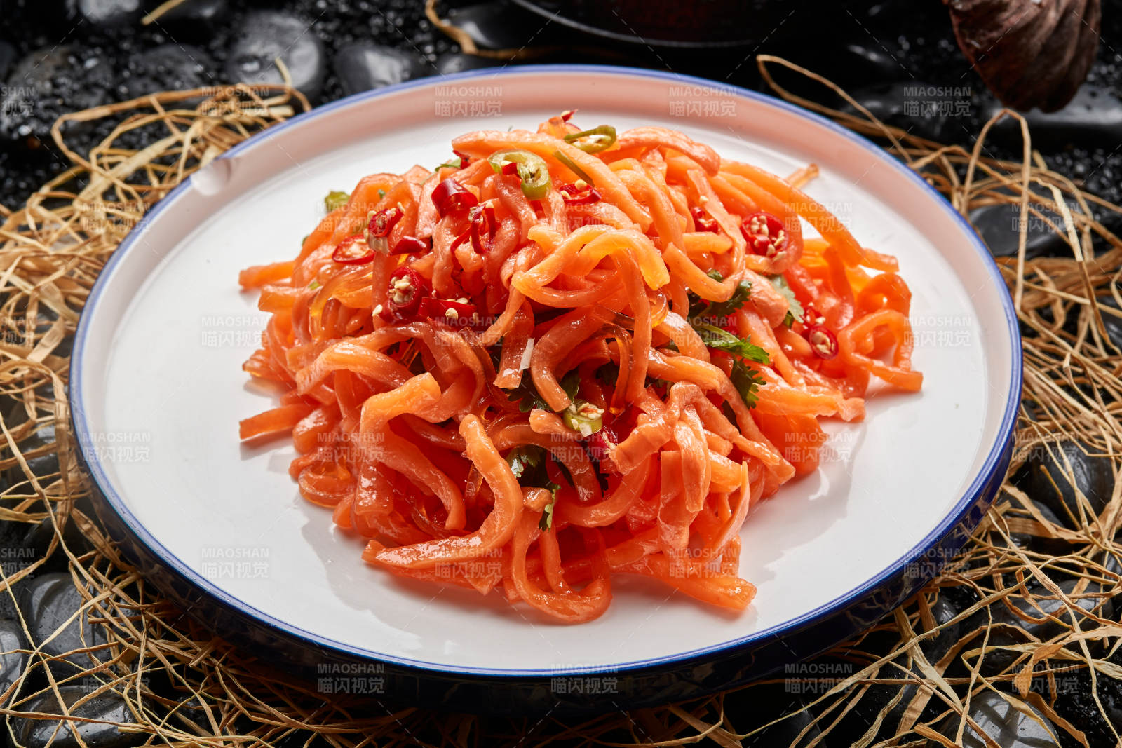 美味腌渍黄萝卜丝图片