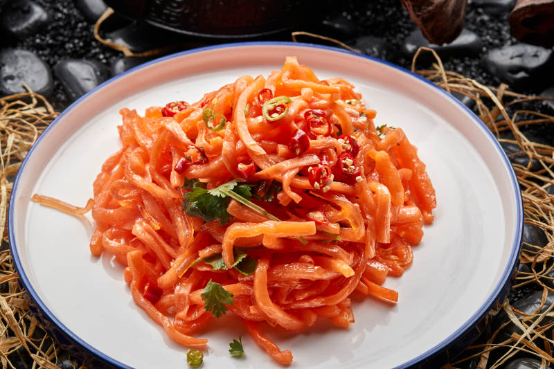 美味腌渍黄萝卜丝图片