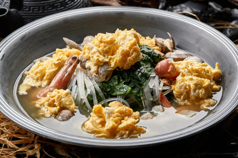 墨鱼丝大虾炒蛋菠菜花蛤铁锅炖图片