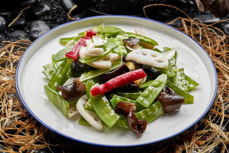 清炒藕片彩椒木耳荷兰豆银杏百合图片