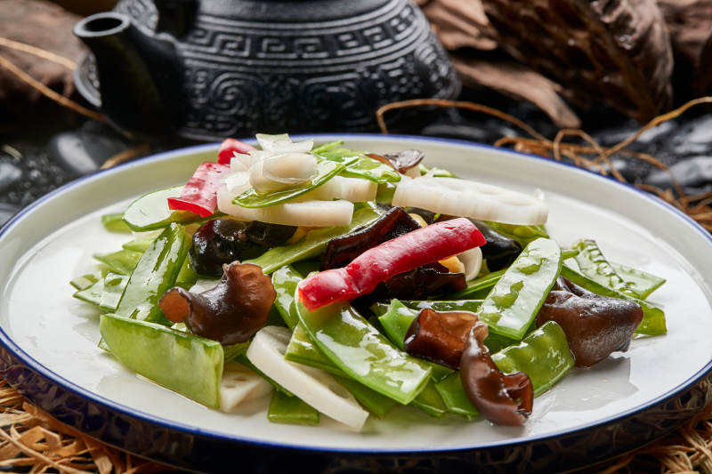 清炒藕片彩椒木耳荷兰豆银杏百合图片