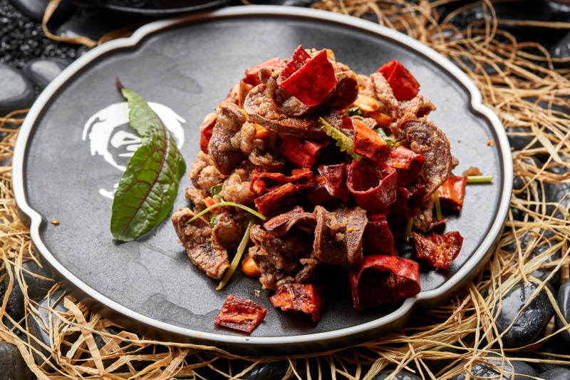 香辣红椒果仁炸腰图片