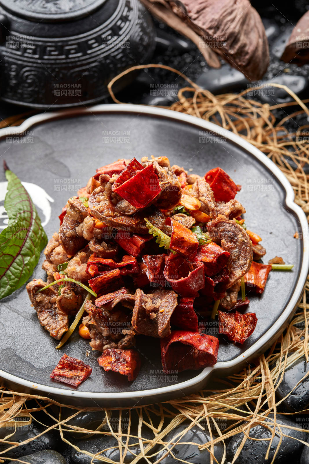 香辣红椒果仁炸腰图片