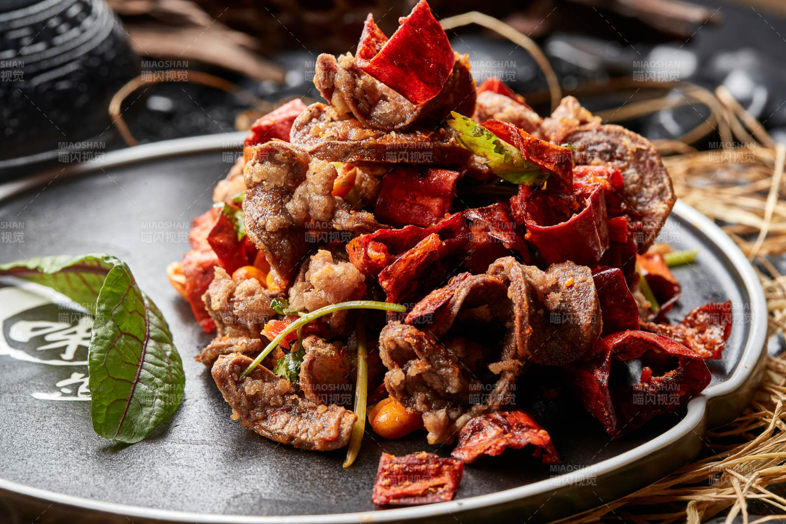 香辣红椒果仁炸腰图片