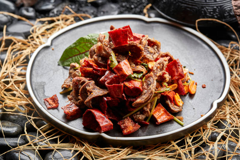 香辣红椒果仁炸腰图片