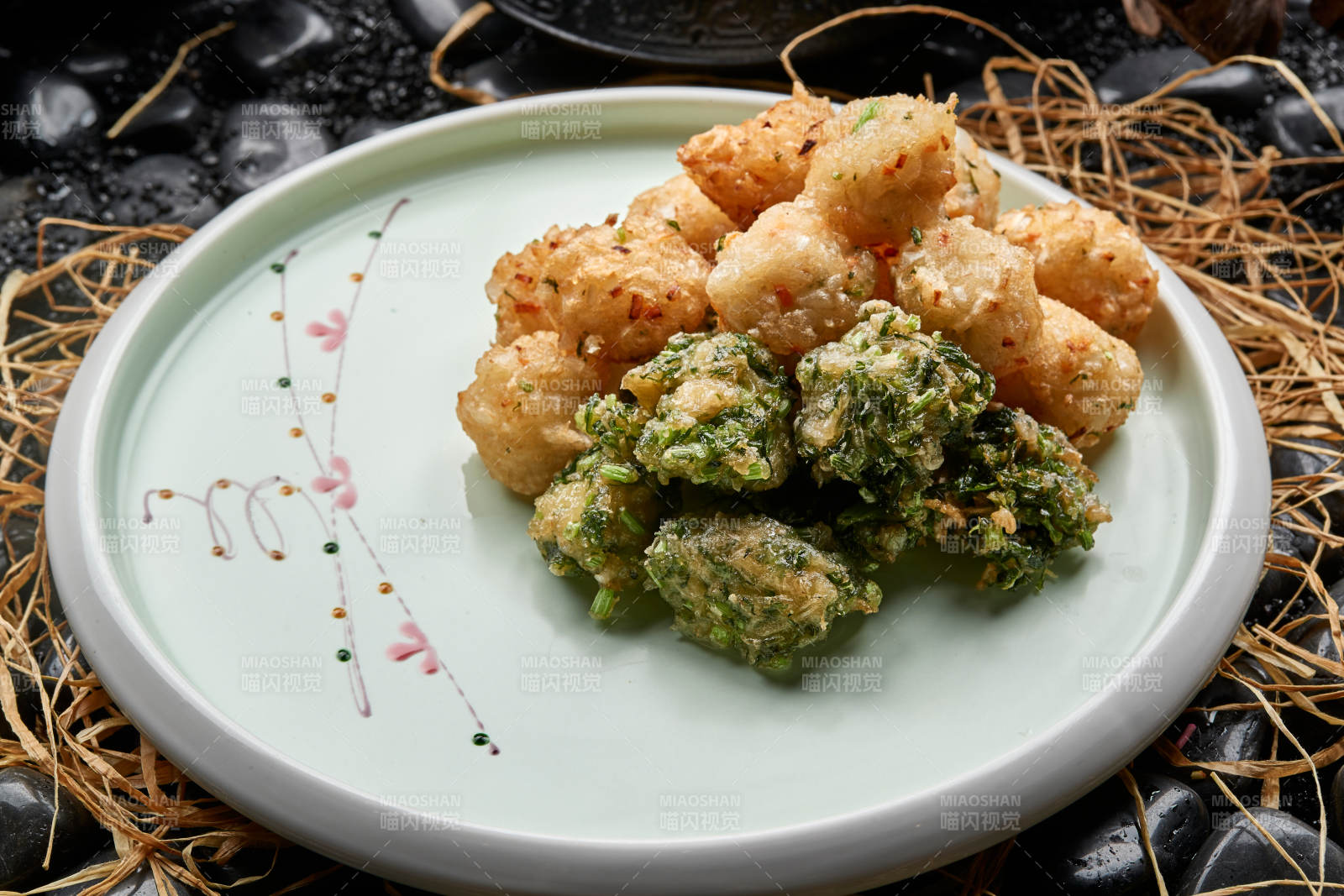 香炸土豆野菜鸡蛋丸子图片