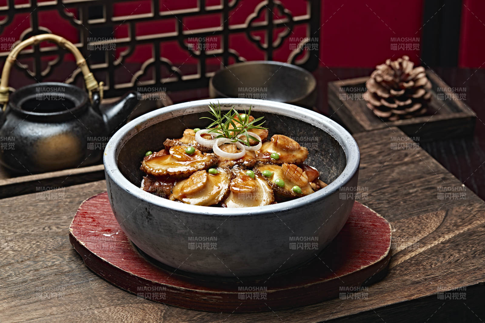 石锅猪脚煨鲍鱼图片