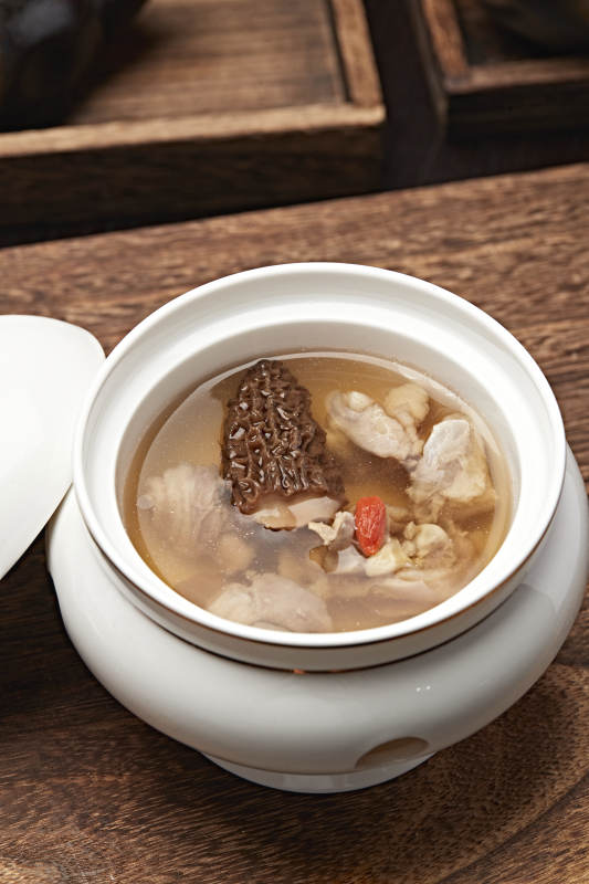 羊肚菌炖土鸡汤图片