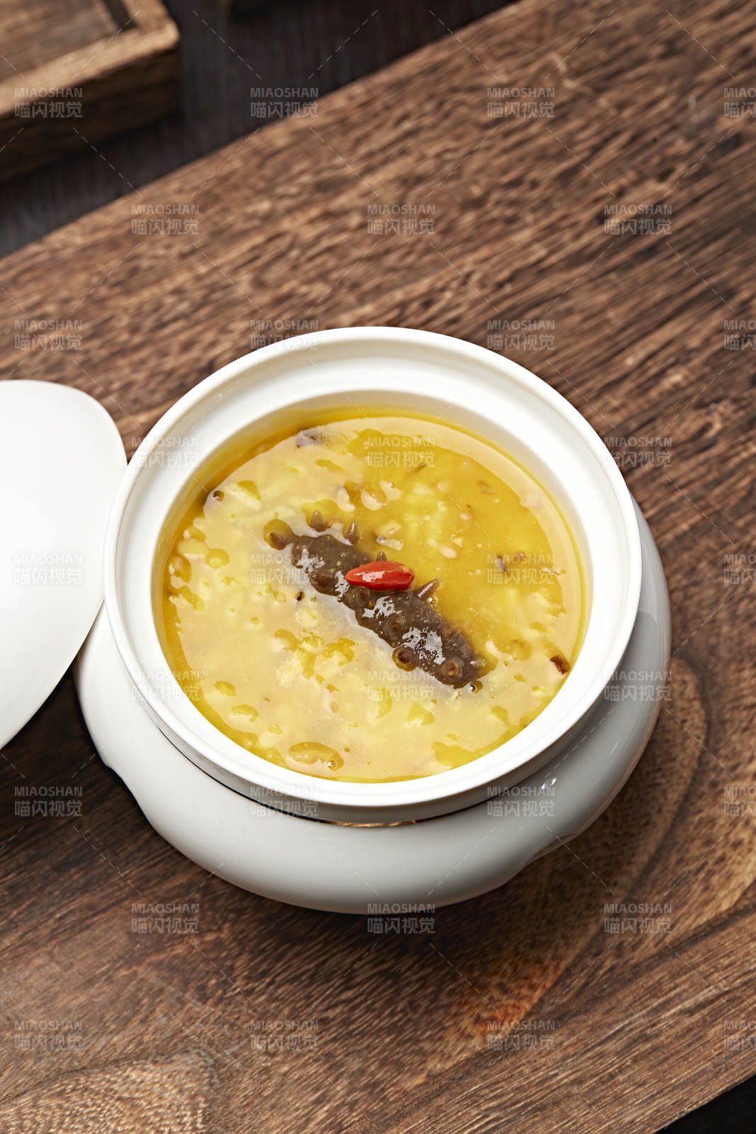 鲍鱼汁薏米枸杞炖辽参图片