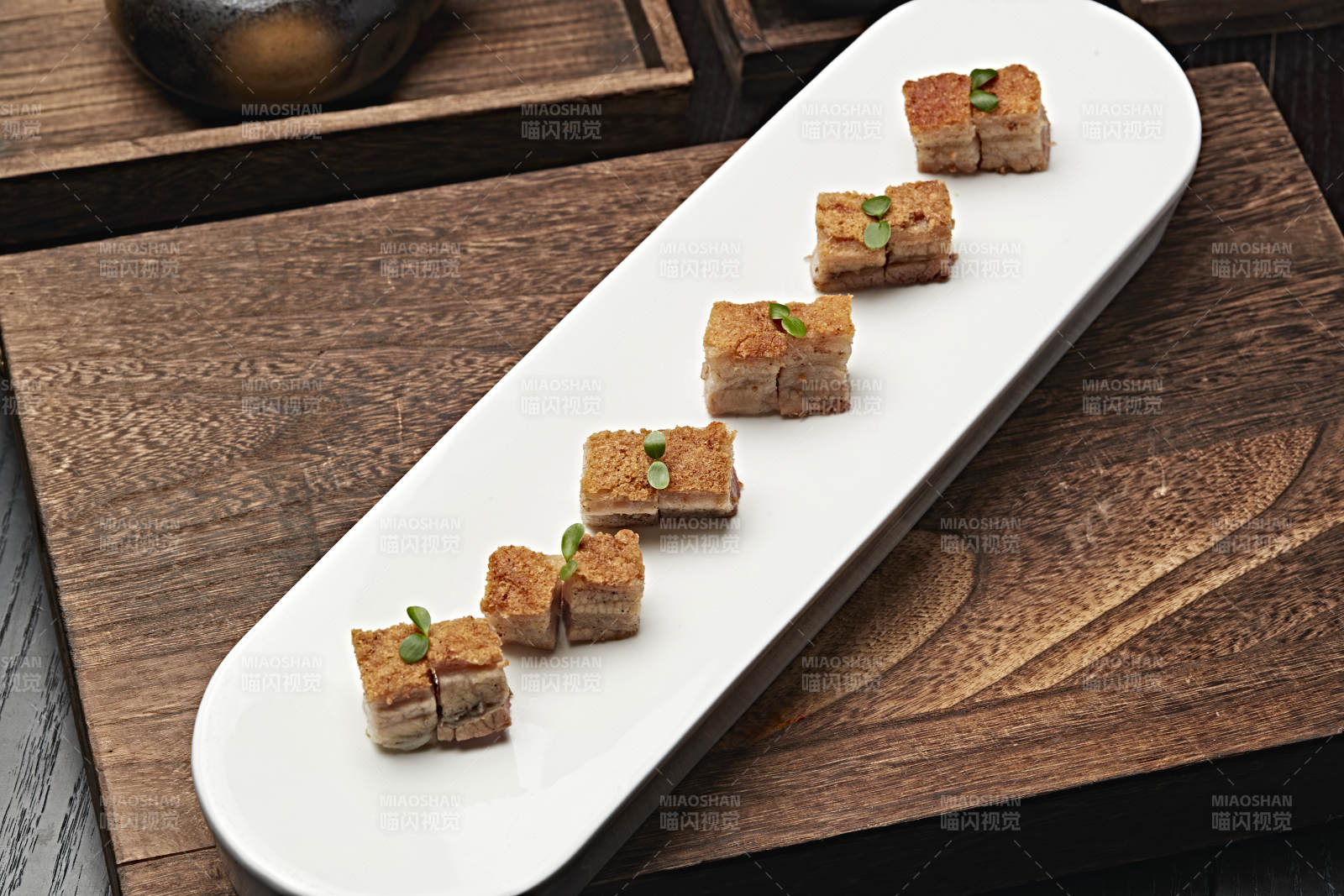 澳门脆皮烧白肉图片