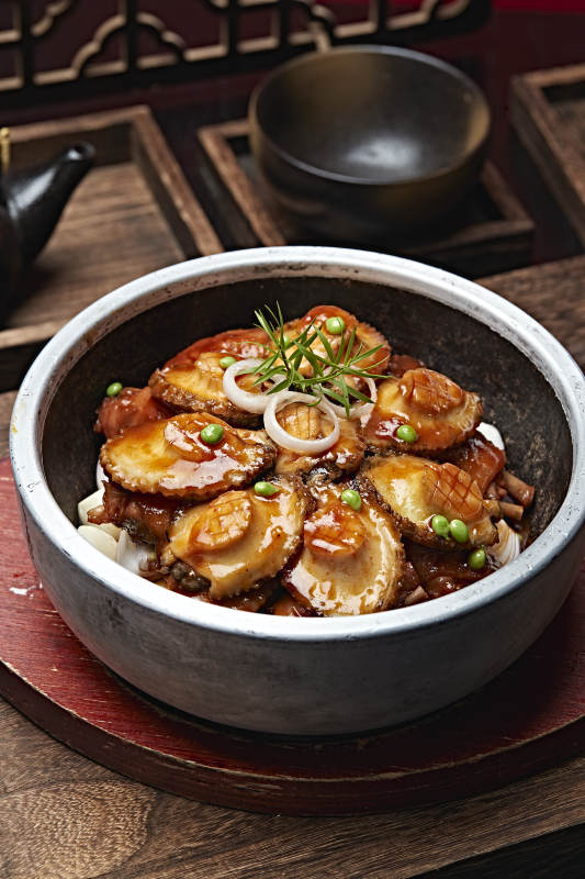 石锅猪脚煨鲍鱼图片