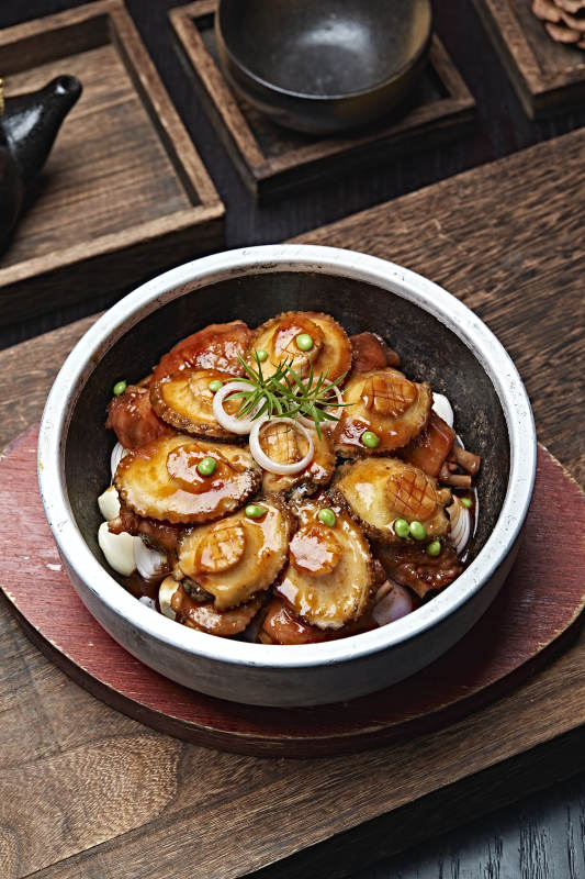 石锅猪脚煨鲍鱼图片