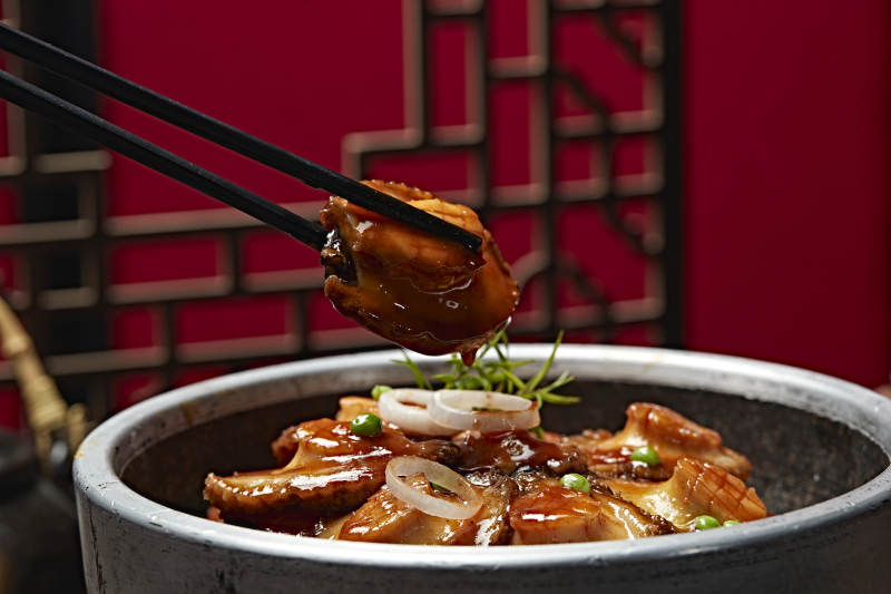 石锅猪脚煨鲍鱼图片