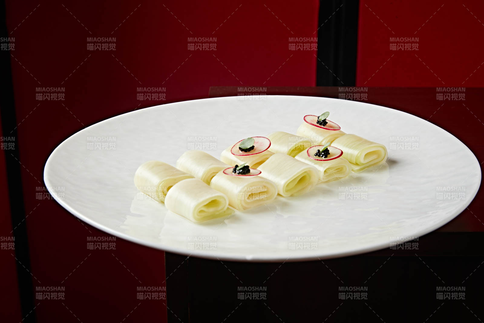 酸笋卷配黑松露图片