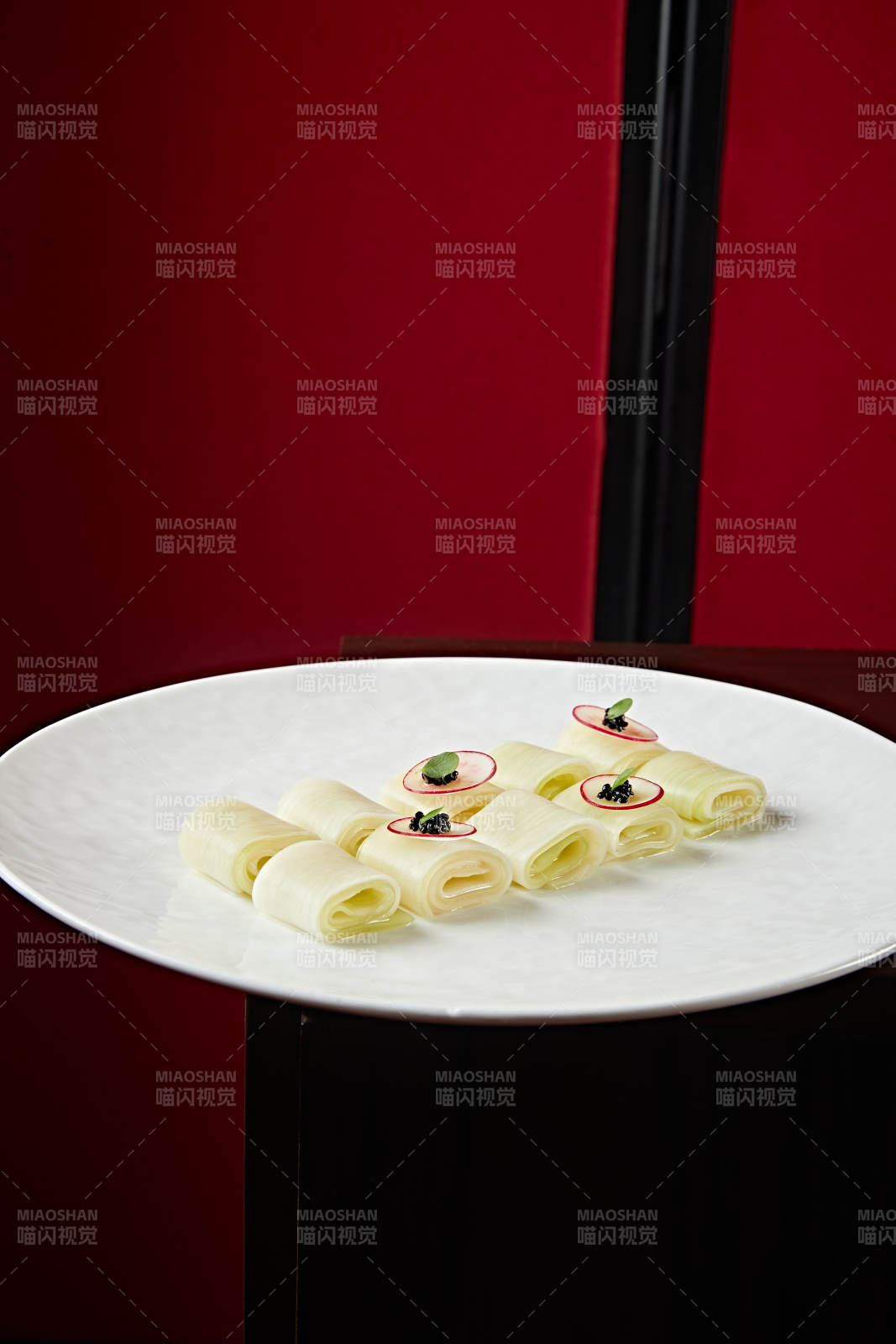 酸笋卷配黑松露图片