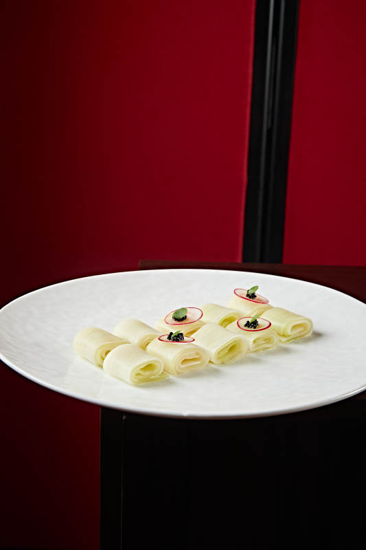 酸笋卷配黑松露图片