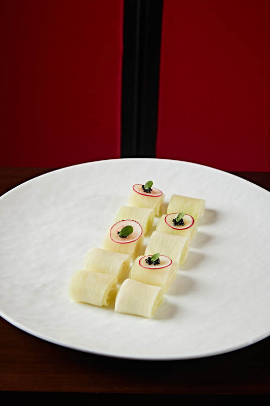 酸笋卷配黑松露图片