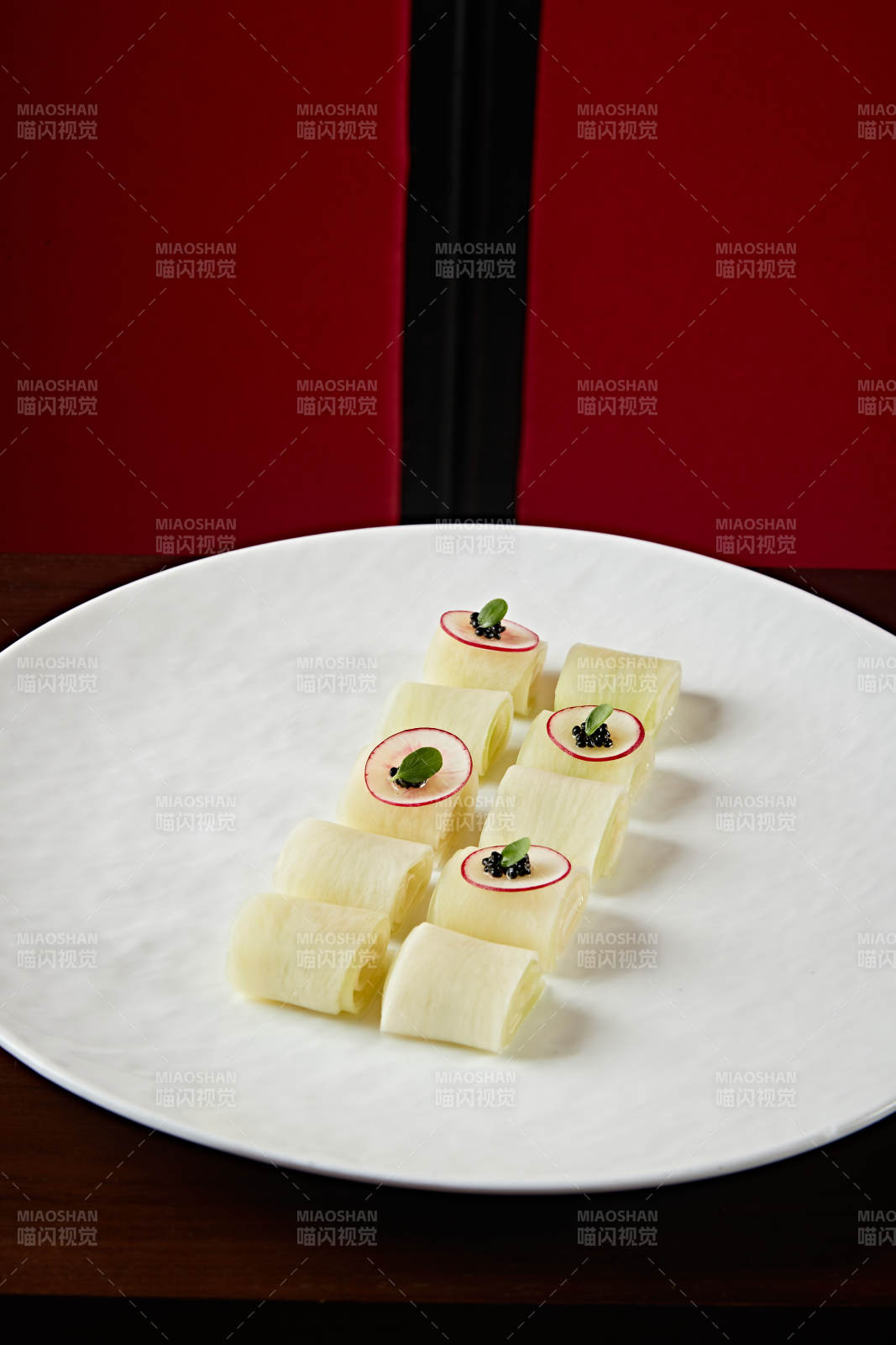 酸笋卷配黑松露图片