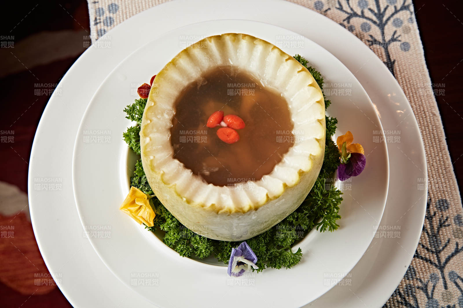 乌鸡花胶冬瓜盅图片