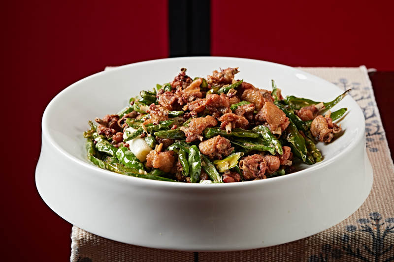 干煸酥炸杭椒柴鸡块图片