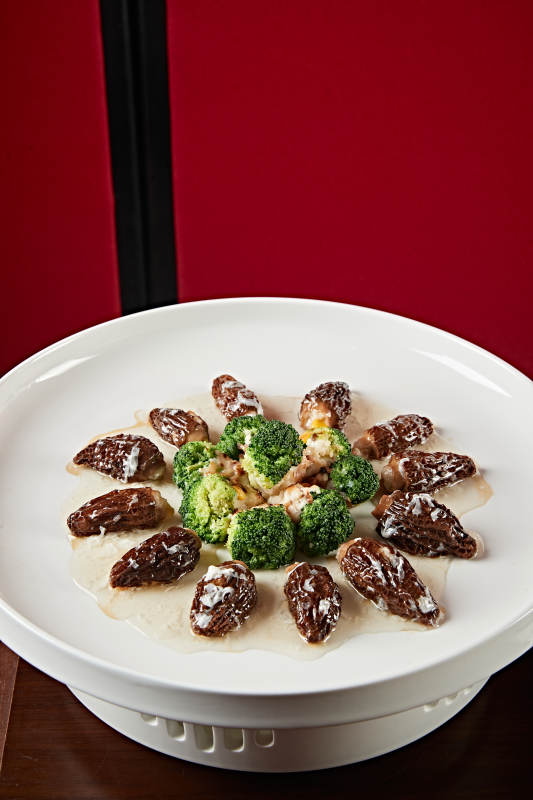 浇汁羊肚菌图片