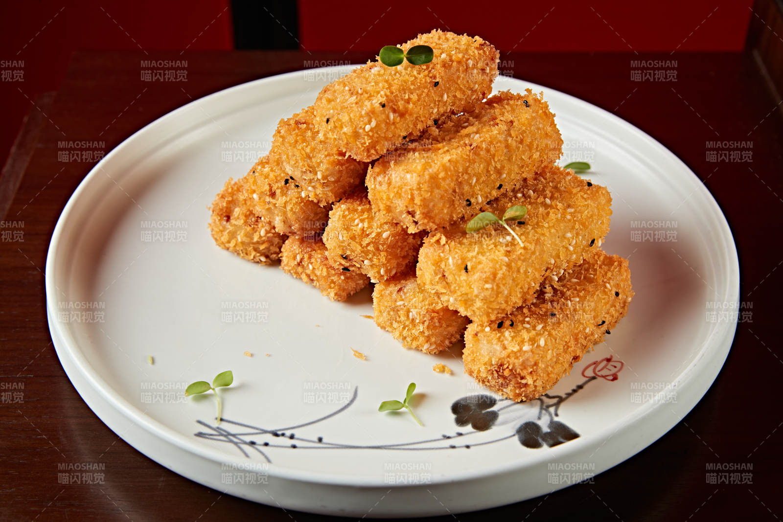 面包糠拖面炸鳕鱼条图片