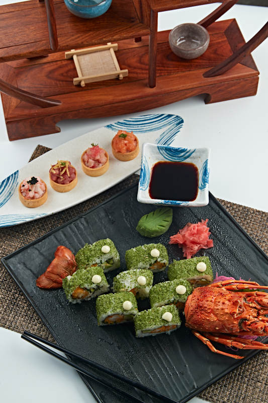 日料抹茶龙虾寿司卷图片