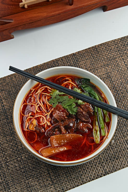 红油重庆牛肉小面图片