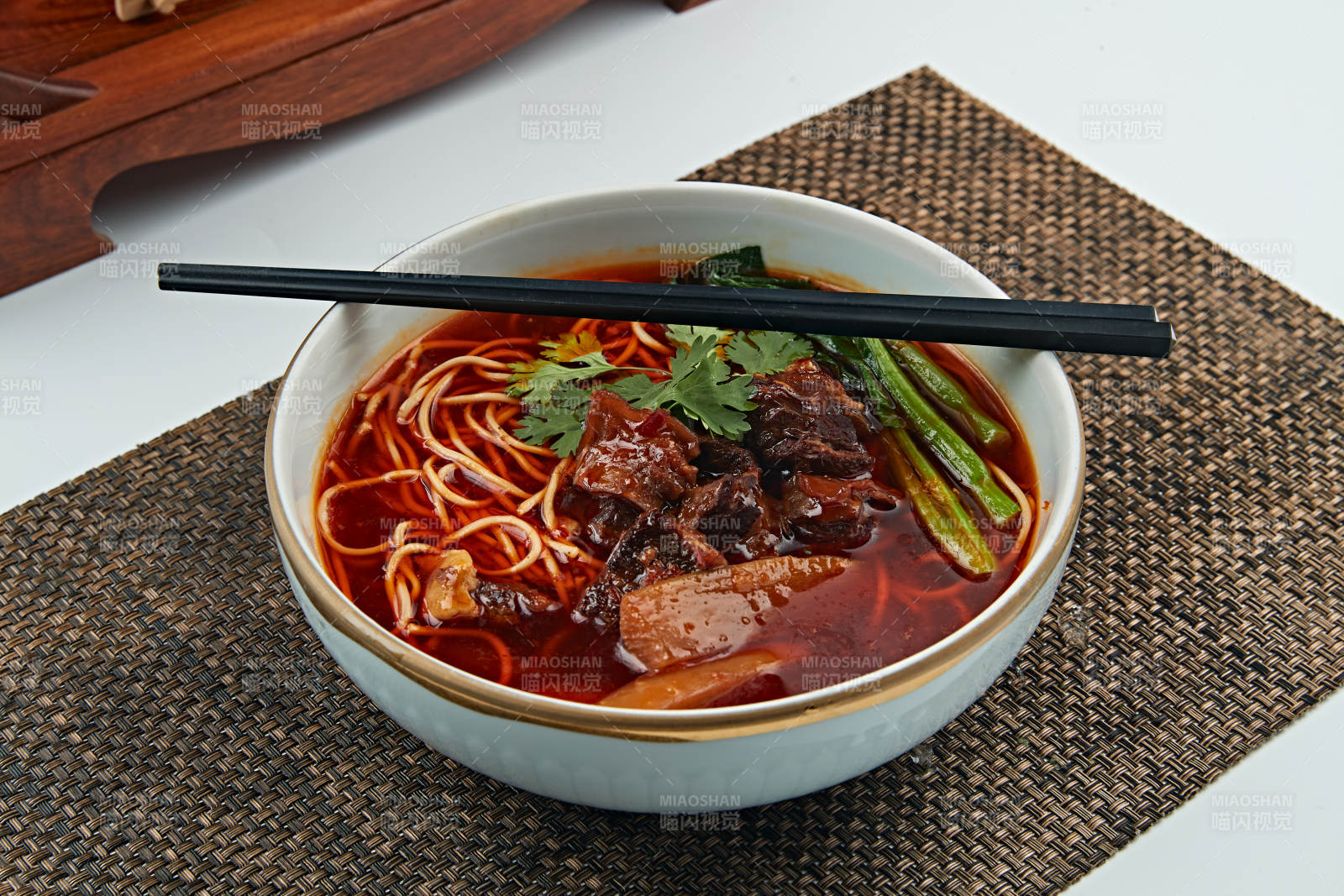 红油重庆牛肉小面图片