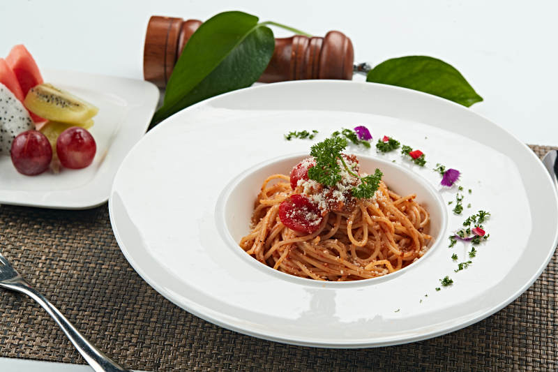 意大利茄汁肉酱面意面图片