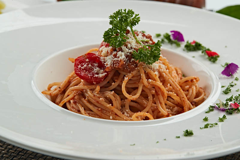 意大利茄汁肉酱面意面图片