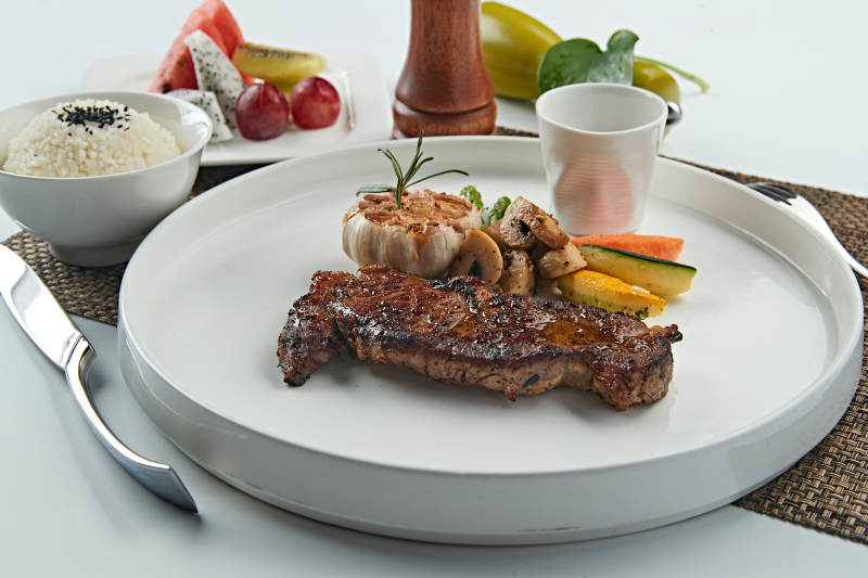 香煎黑椒小牛排图片