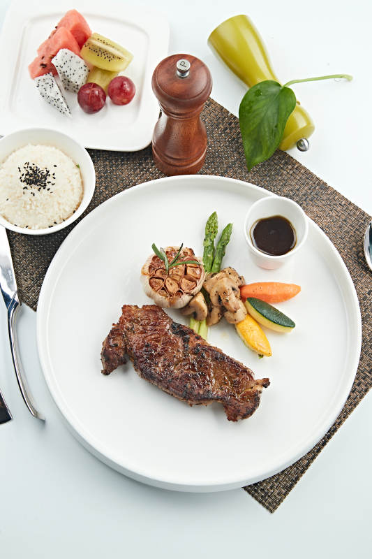 香煎黑椒小牛排图片