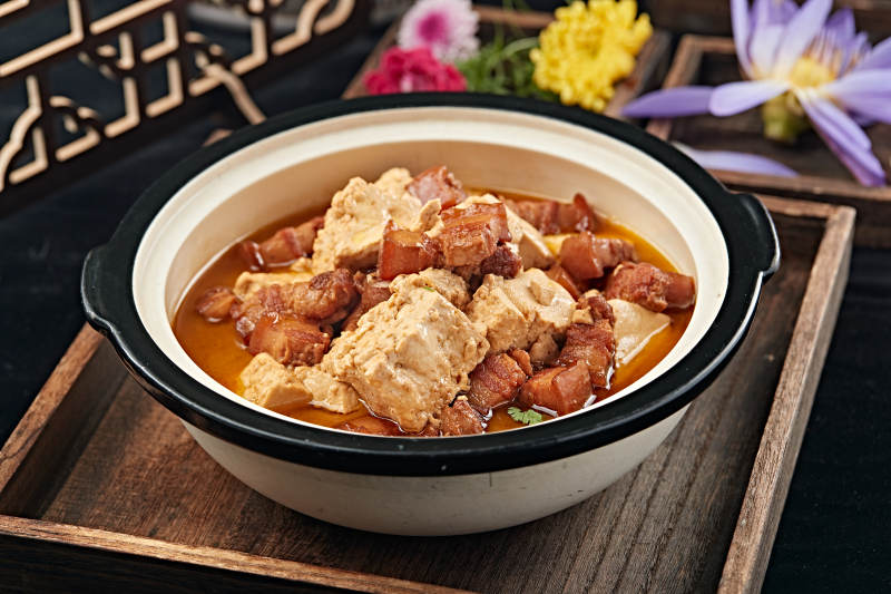 砂锅红烧肉炖农家大豆腐图片
