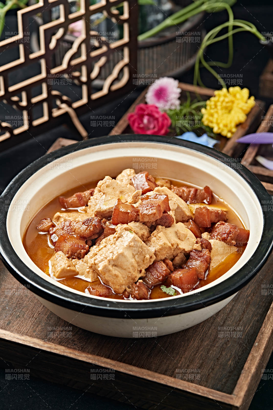 砂锅红烧肉炖农家大豆腐图片