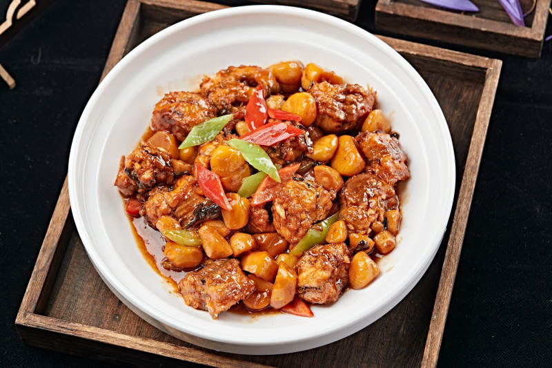 蒜子板栗烧黄鳝图片