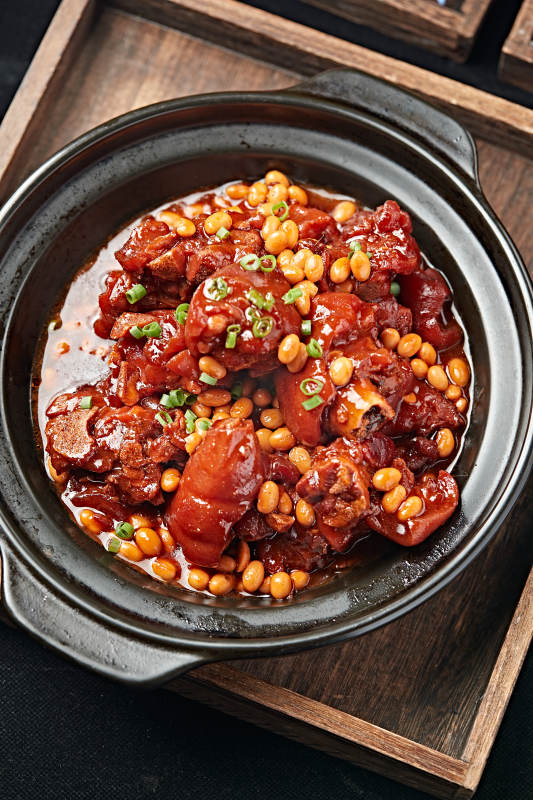 砂锅黄豆焖猪手图片