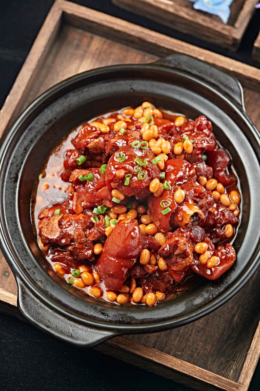 砂锅黄豆焖猪手图片