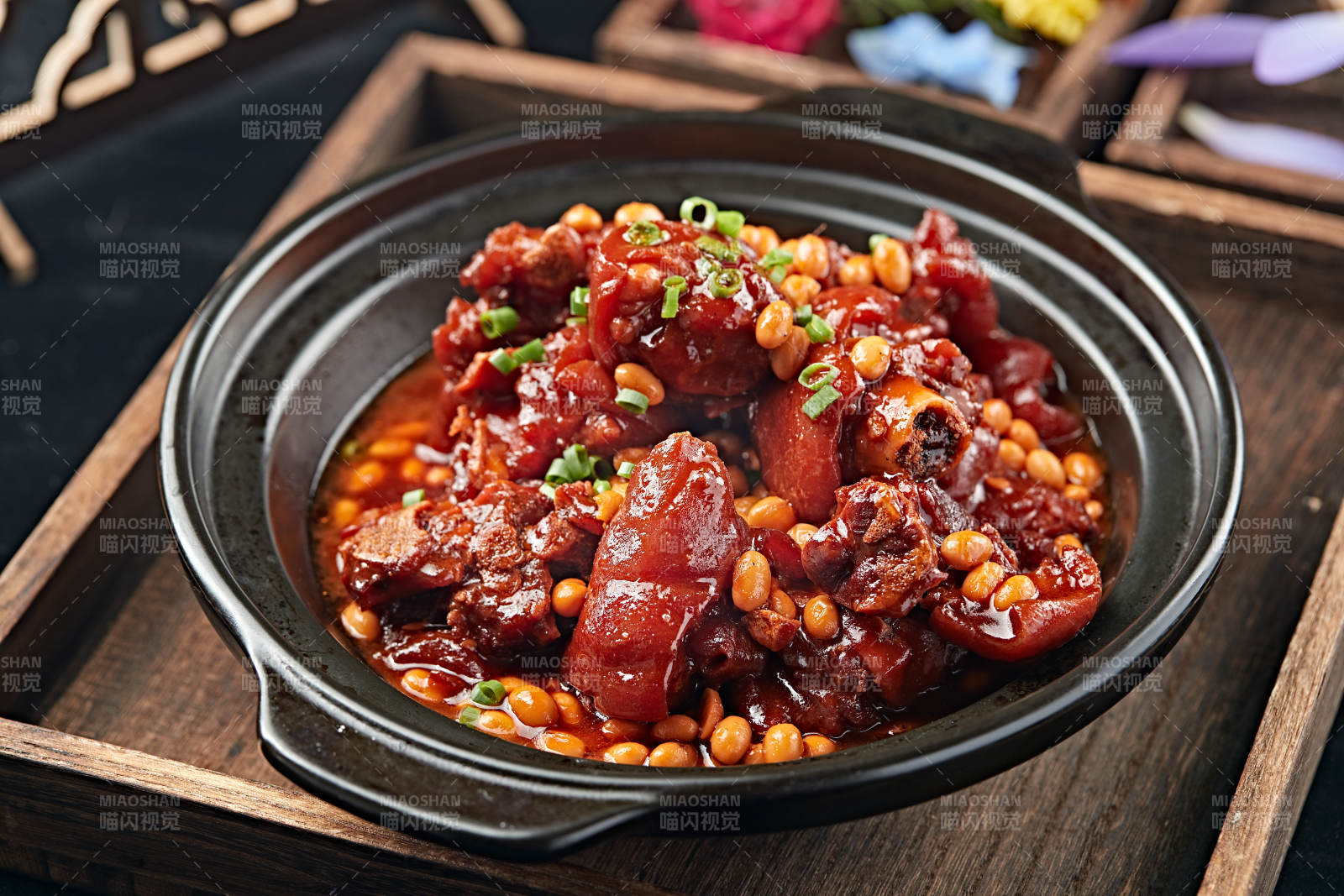 砂锅黄豆焖猪手图片