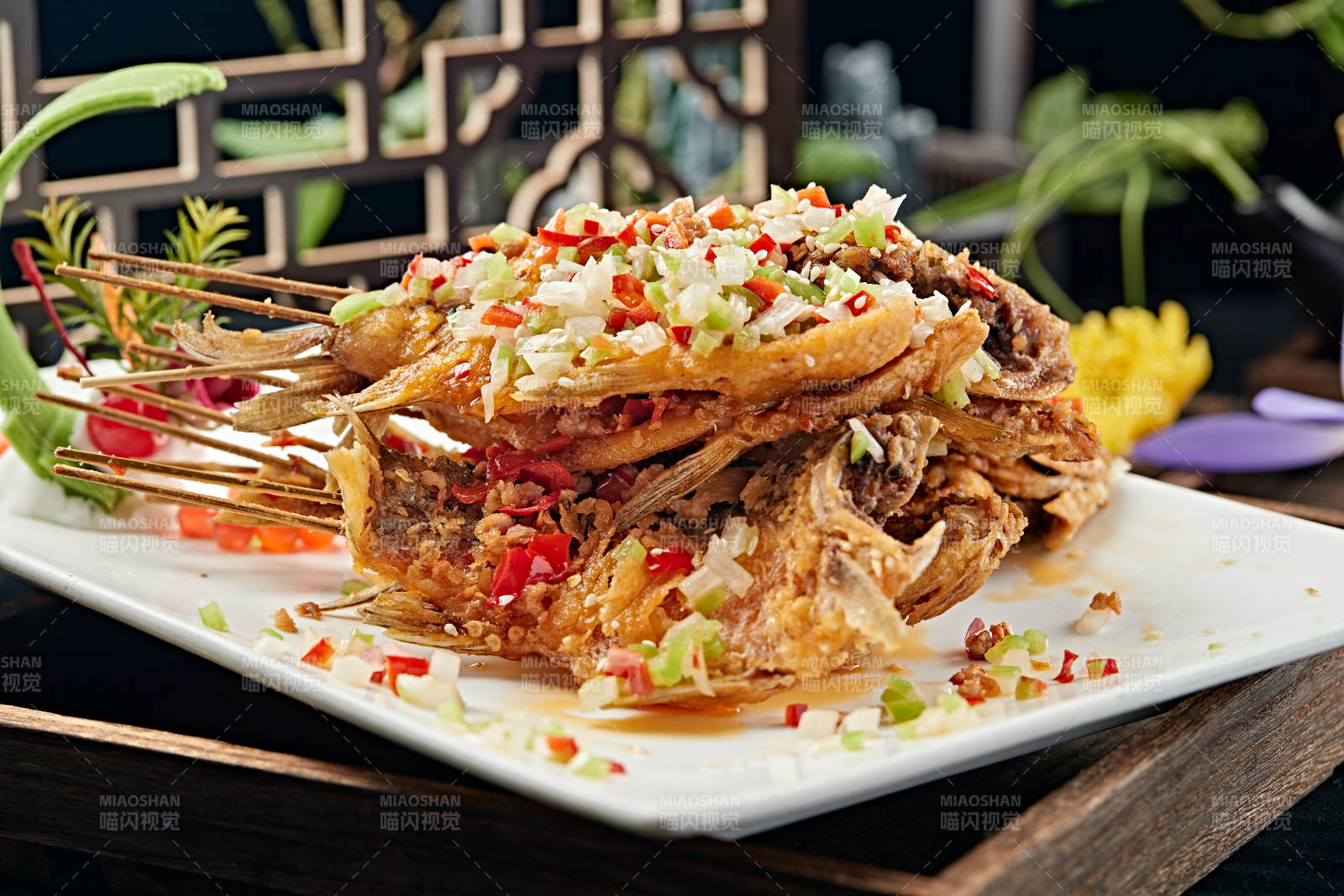 串烤香辣鲫鱼碳烤鲫鱼图片